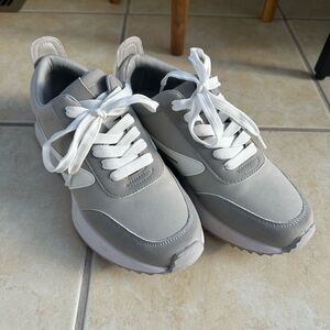 DV Dolce Vita Women's Bynx Lace-Up Jogger Sneakers